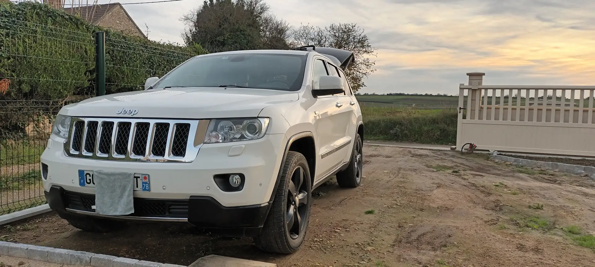 Jeep Grand Cherokee Grand Cherokee V6 3.0 CRD FAP 241 Overland A Blanc - 2
