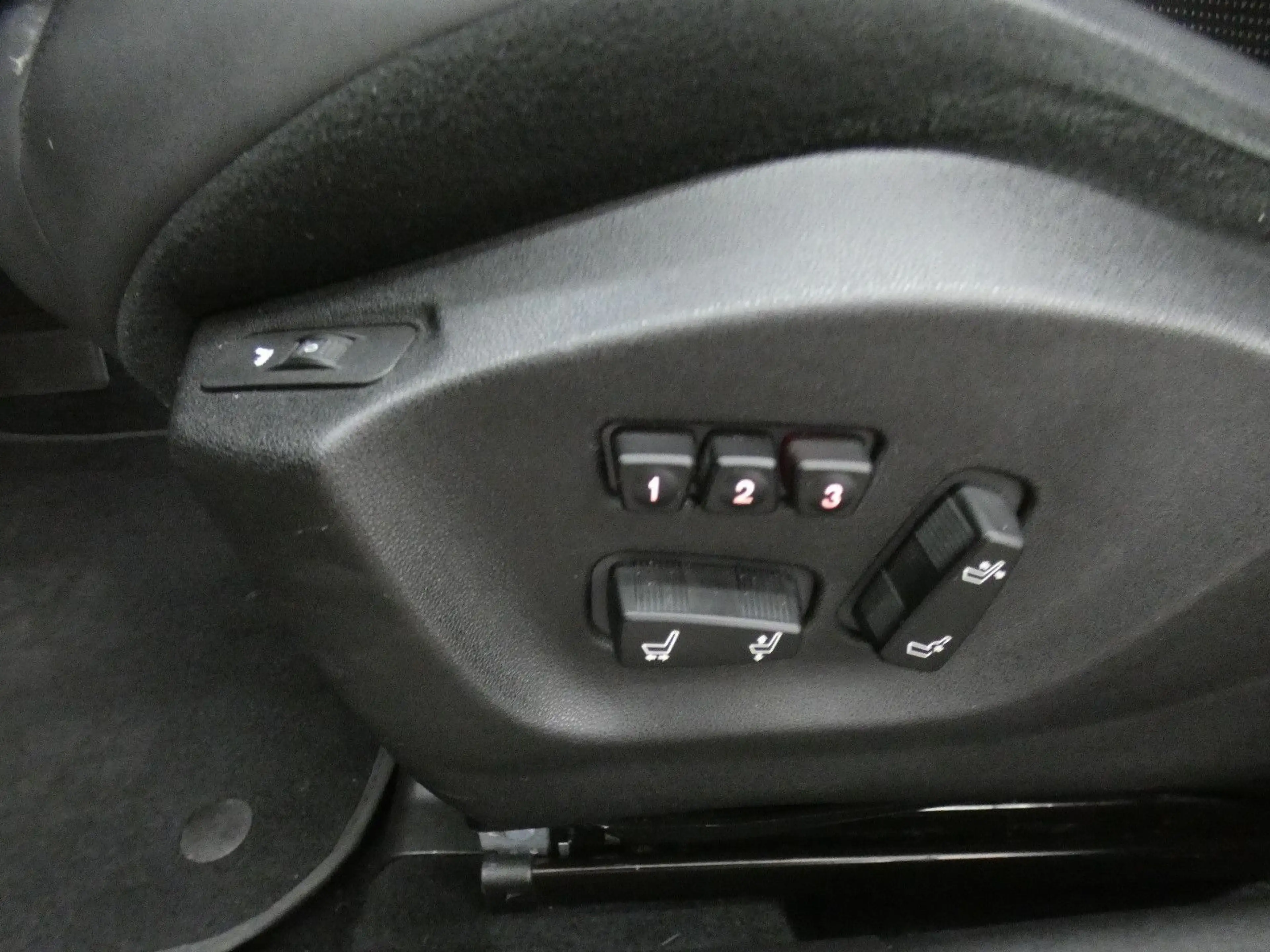 Alfa Romeo Giulietta SUPER*PDC*NAVI*UConnect*BI-XENON*LEDER — photo 13