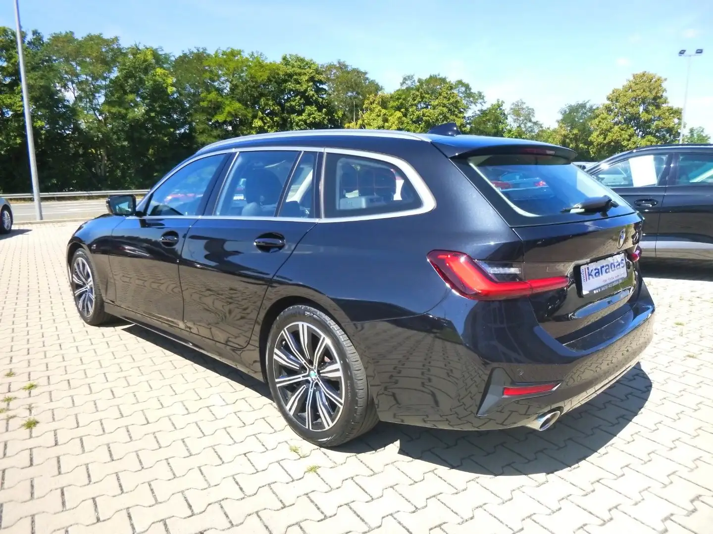 BMW 320 i Touring Sport LineAUT/PANO/AHK/LED/Sport Negro - 2