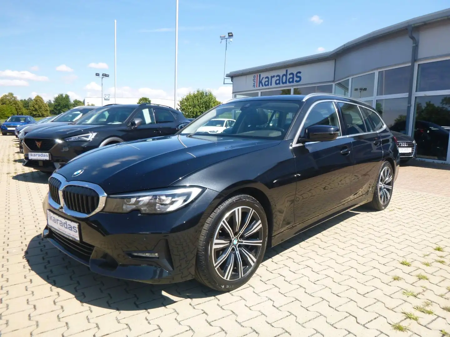BMW 320 i Touring Sport LineAUT/PANO/AHK/LED/Sport Negro - 1
