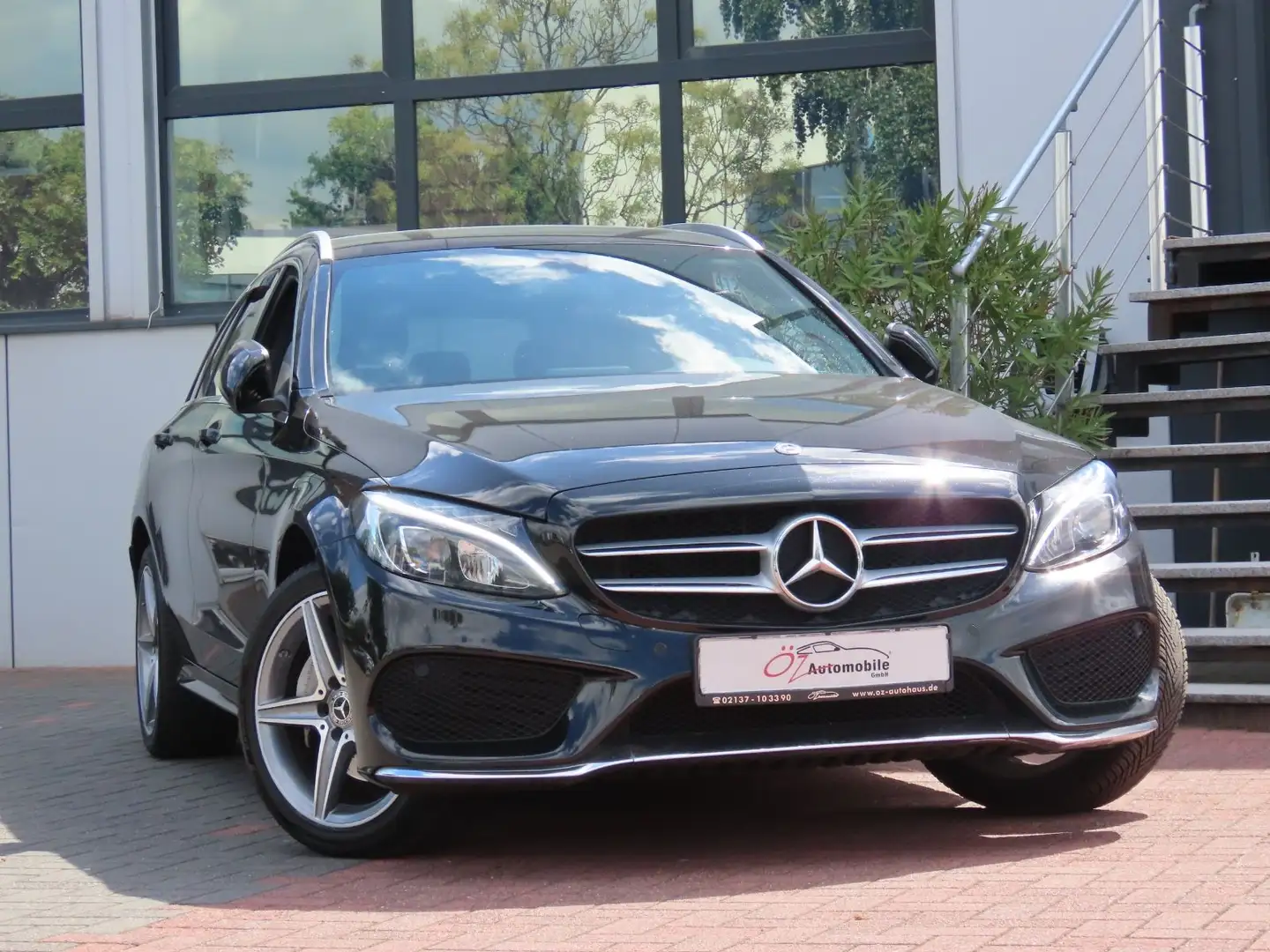 Mercedes-Benz C 180 d T AMG Line Leder Sitzheizung Navigation Schwarz - 1