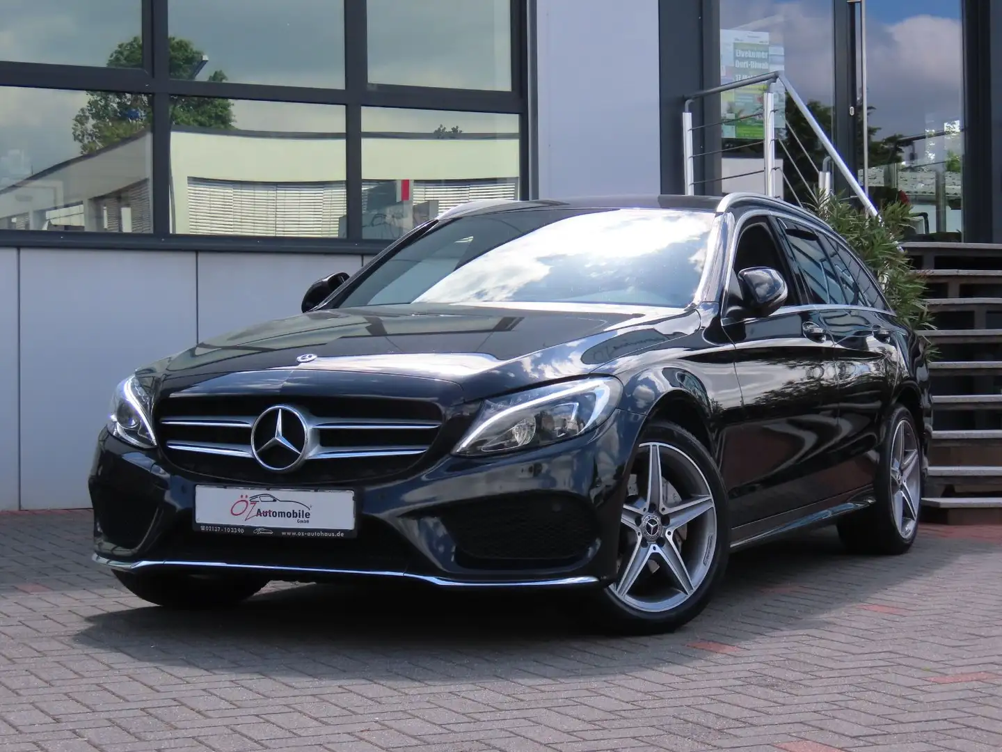 Mercedes-Benz C 180 d T AMG Line Leder Sitzheizung Navigation Schwarz - 2