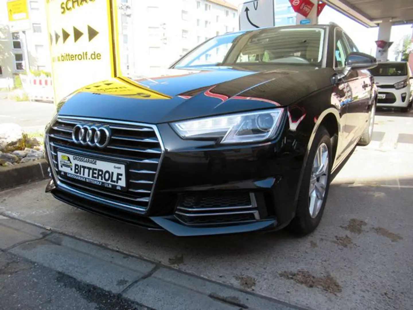 Audi A4 Avant 35TDI S Tron Design Navi/SHZ/Leder/Temp Noir - 2