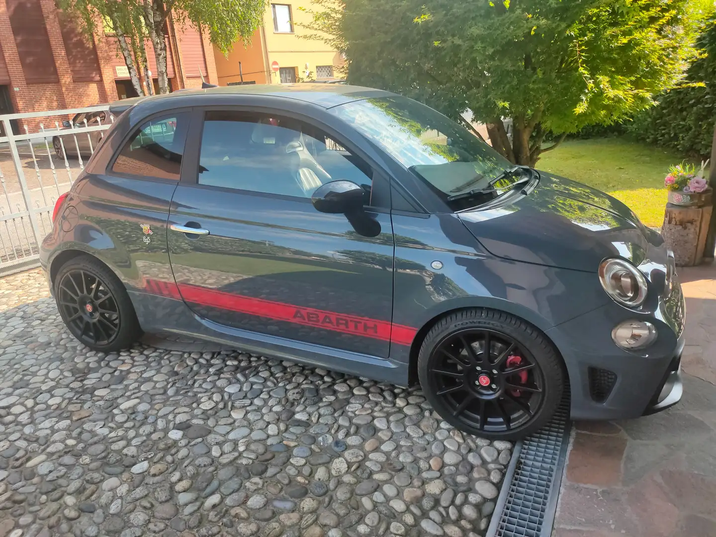 Abarth 695 yamaha xsr Gris - 1