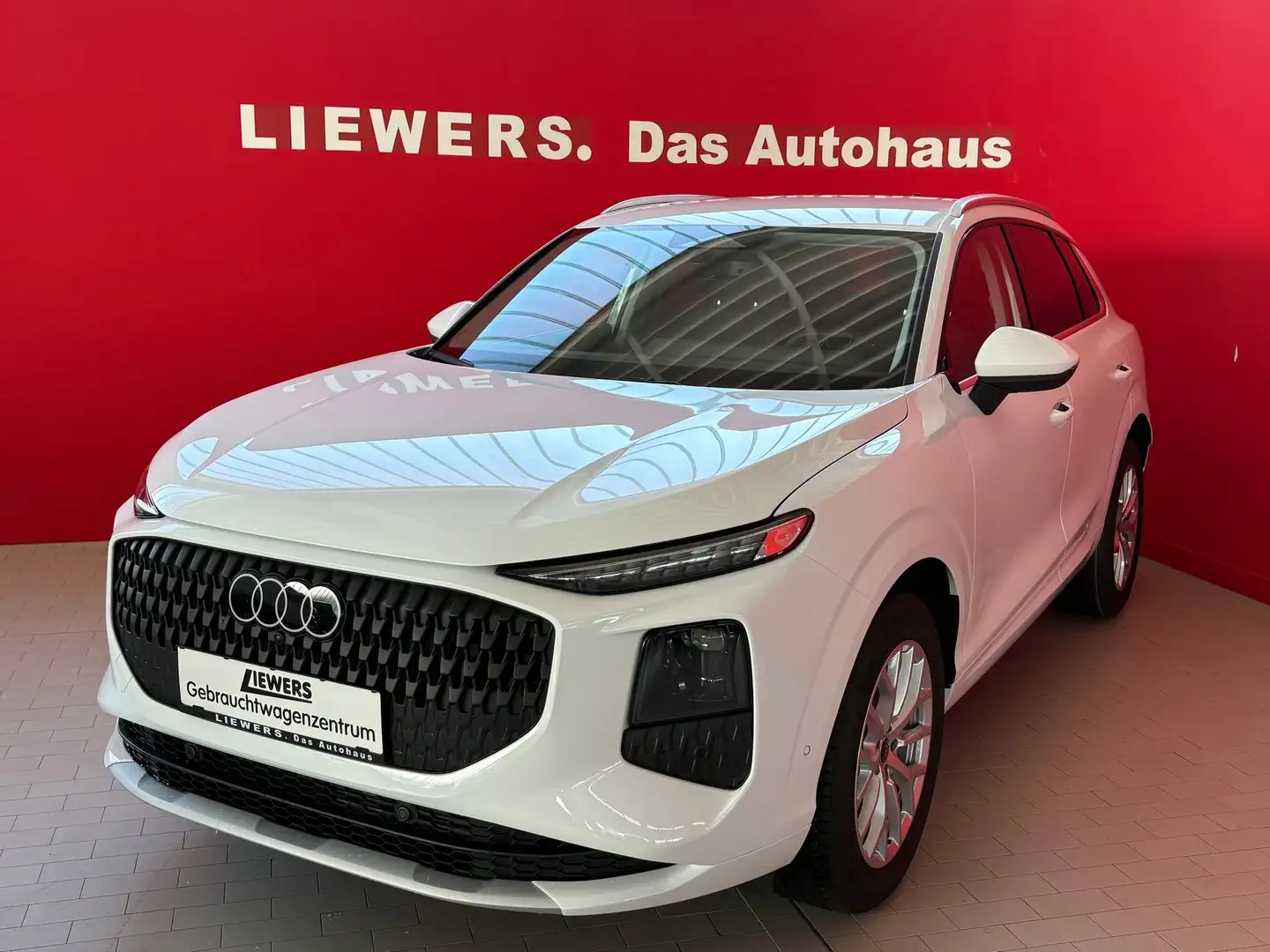 Audi Q3 TFSI 110 kW intense Weiß - 1