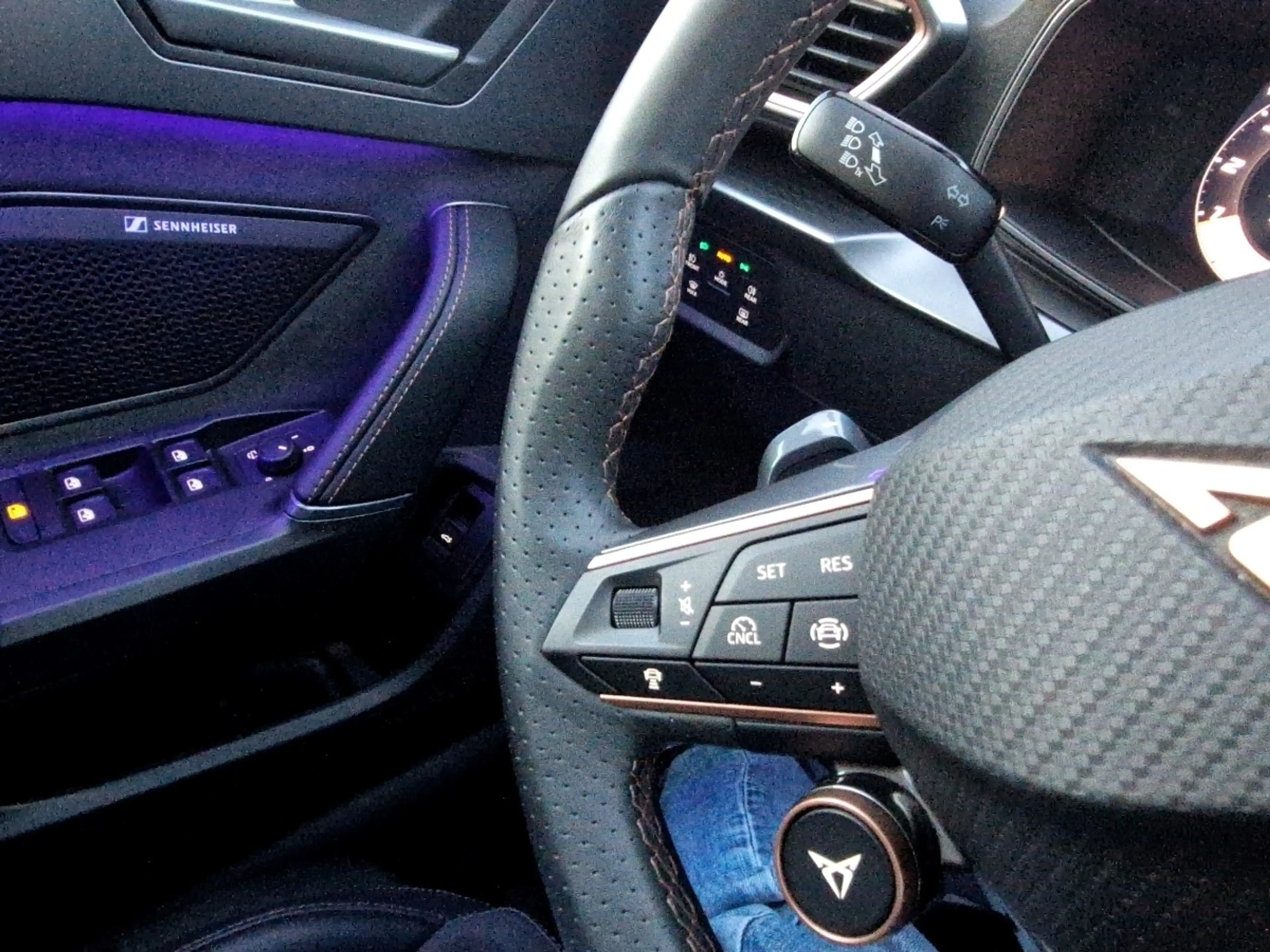 CUPRA Leon Sportstourer 2.0 TSI DSG 4x4 LED AHK Navi Klimaa — photo 14