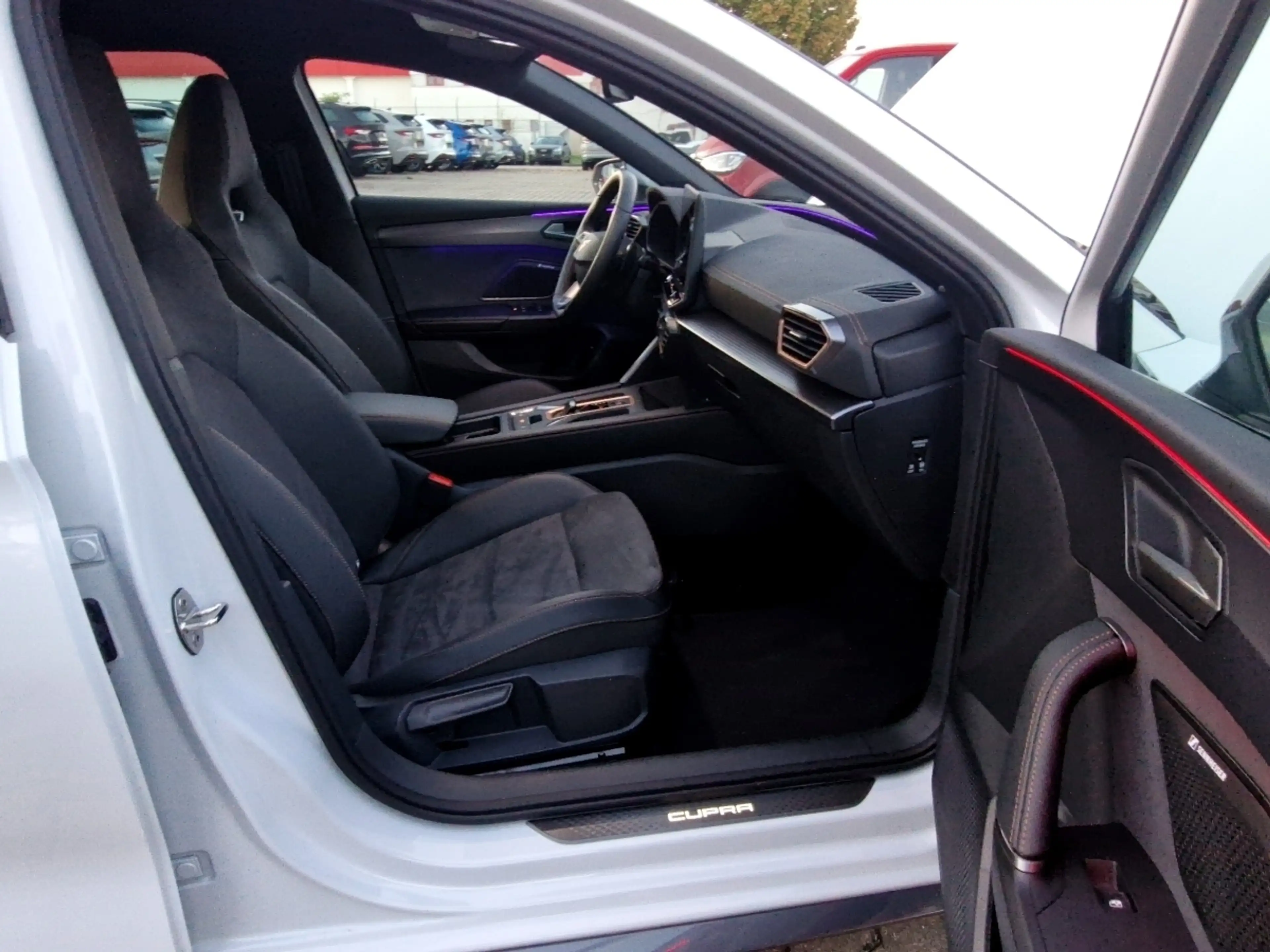 CUPRA Leon Sportstourer 2.0 TSI DSG 4x4 LED AHK Navi Klimaa — photo 9