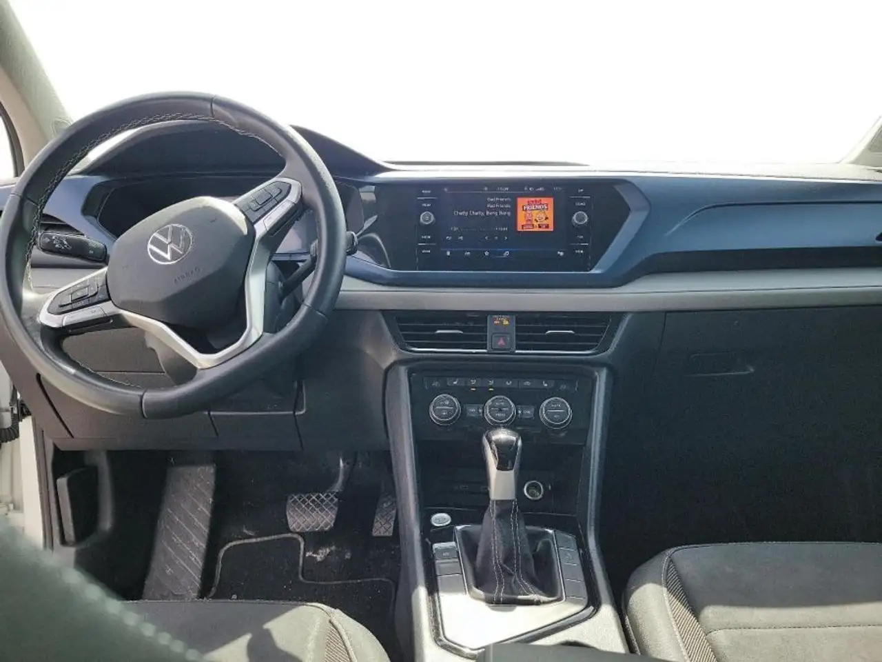 Volkswagen Taos снимка Volkswagen Taos