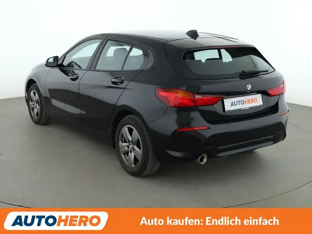BMW 1 Series view 4
