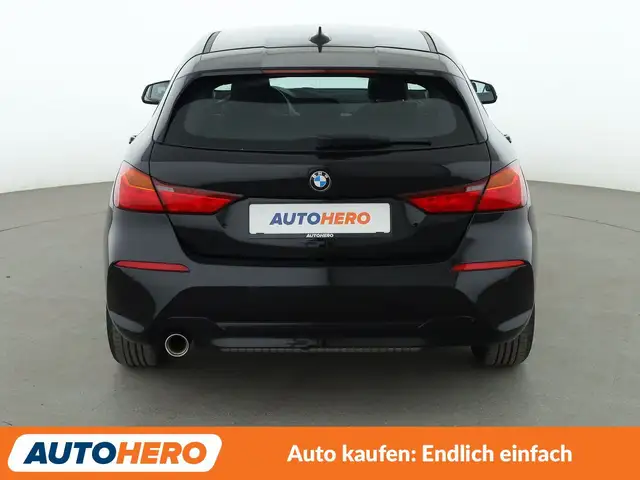 BMW 1 Series view 5