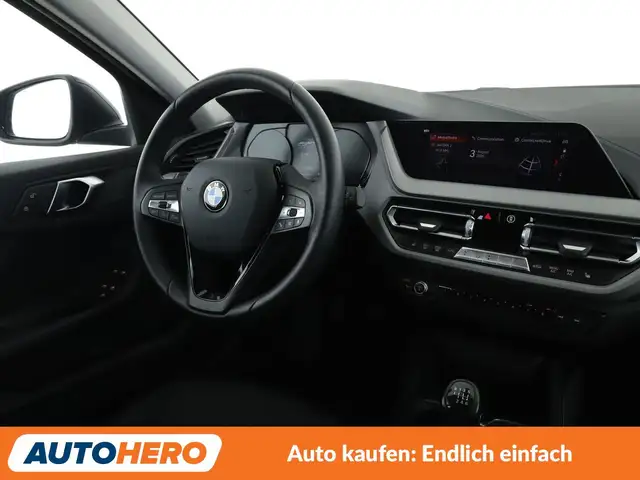 BMW 1 Series view 13
