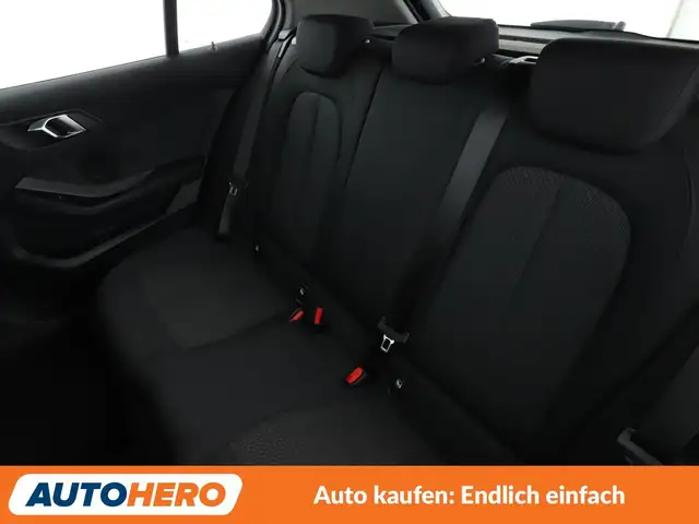 BMW 1 Series view 14