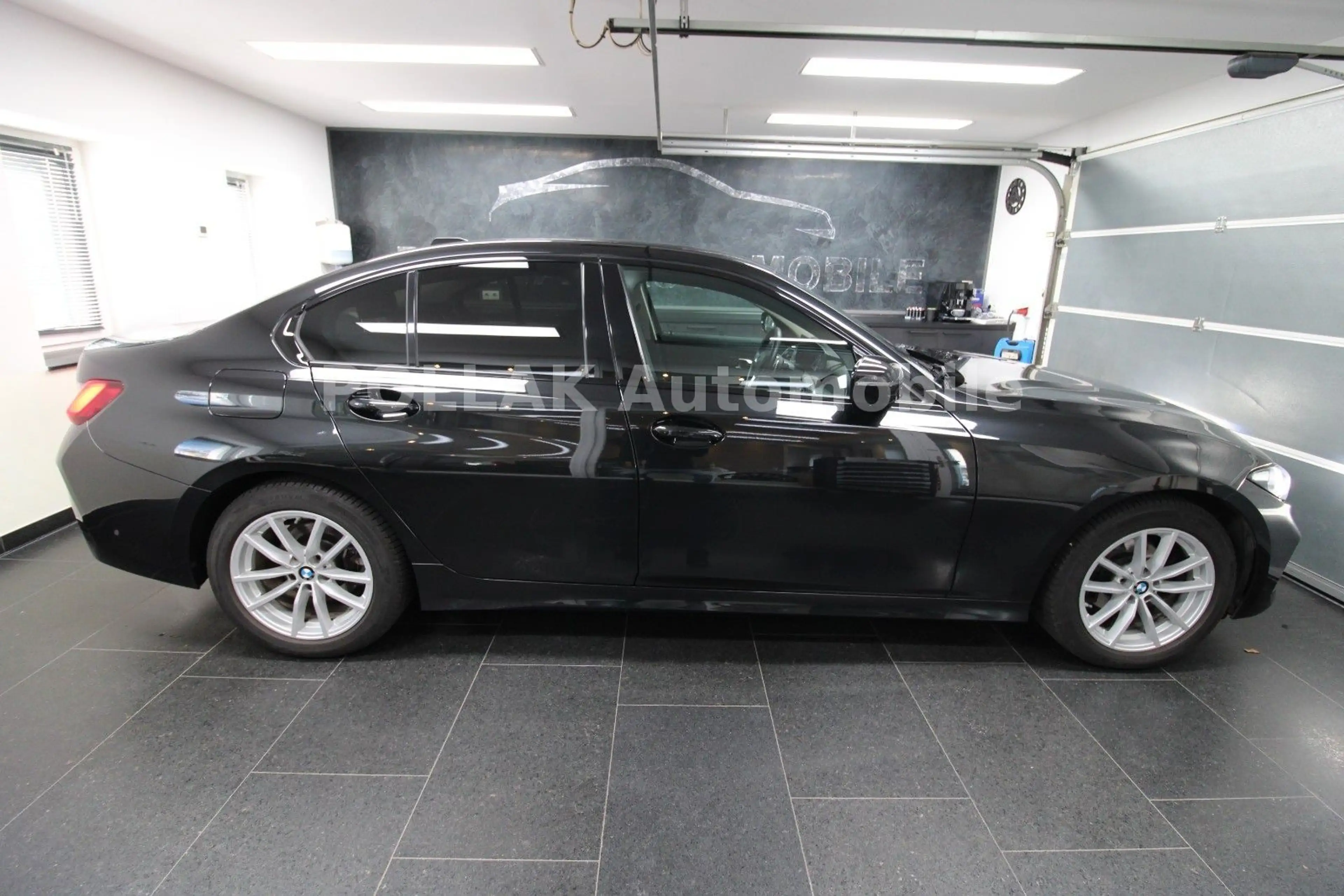 BMW 318 i Lim.*LED*HEADUP*VC*CAM*CARPLAY*SHZ*MFL*GRA* — photo 6