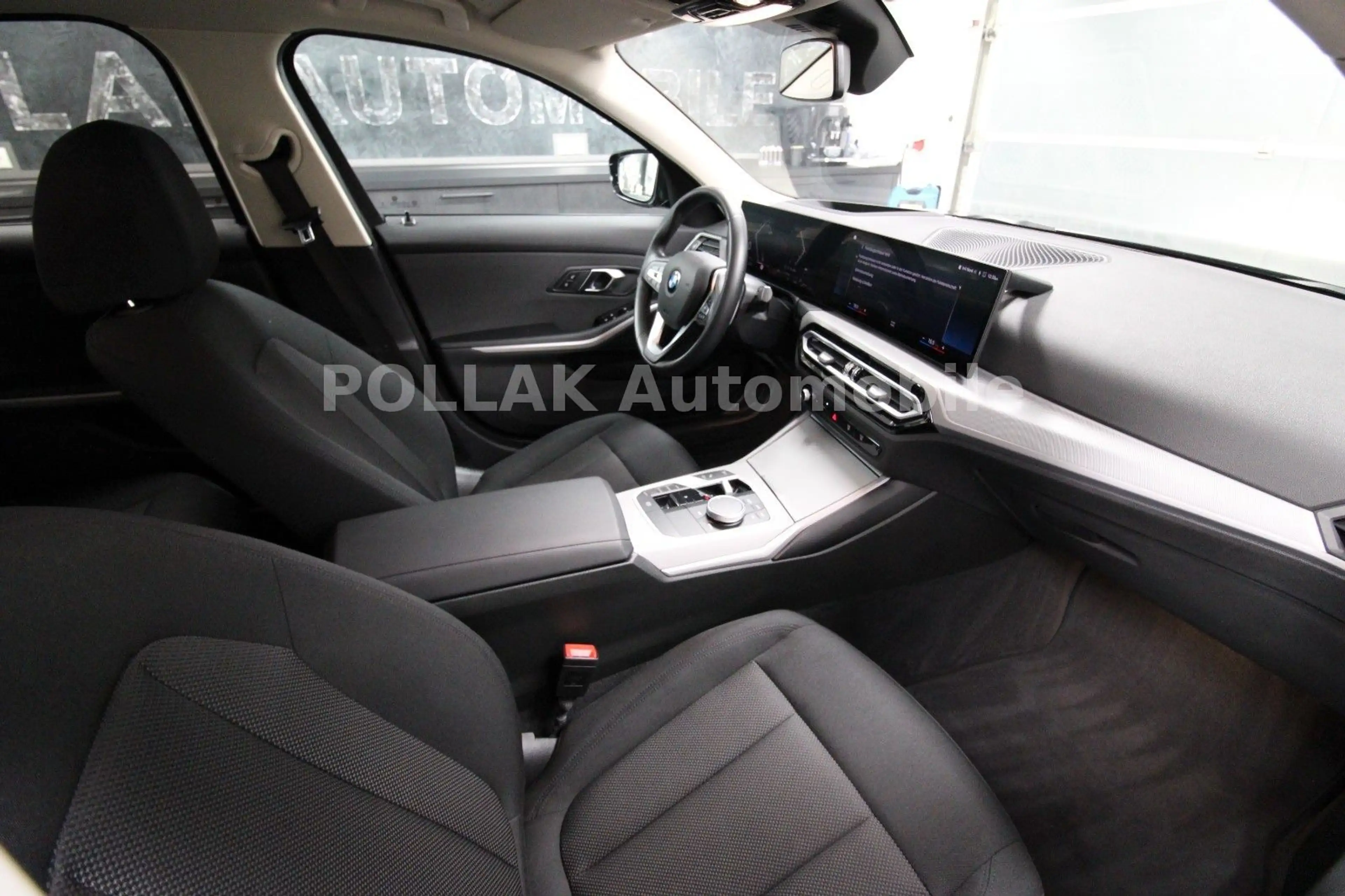 BMW 318 i Lim.*LED*HEADUP*VC*CAM*CARPLAY*SHZ*MFL*GRA* — photo 9