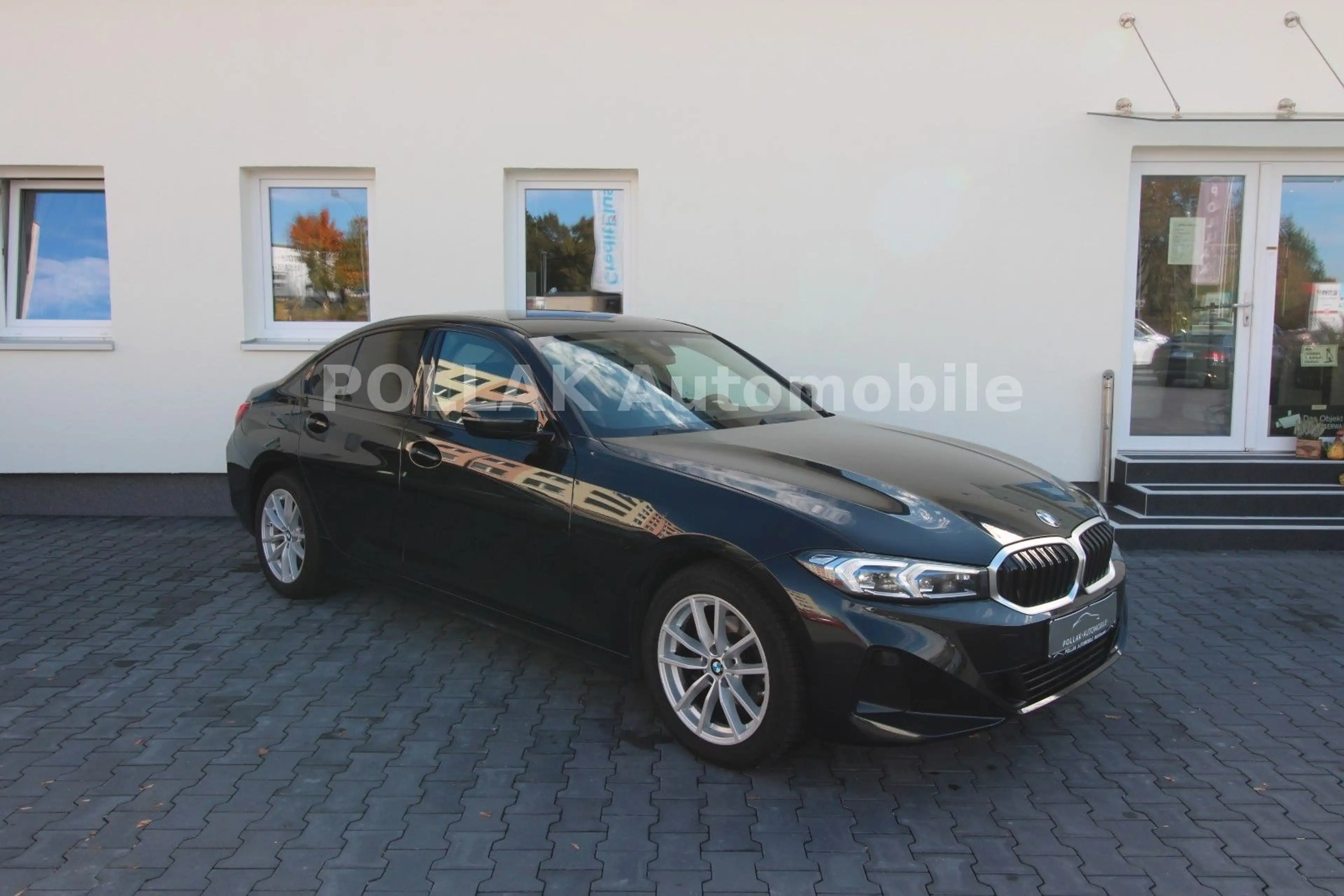 BMW 318 i Lim.*LED*HEADUP*VC*CAM*CARPLAY*SHZ*MFL*GRA*
