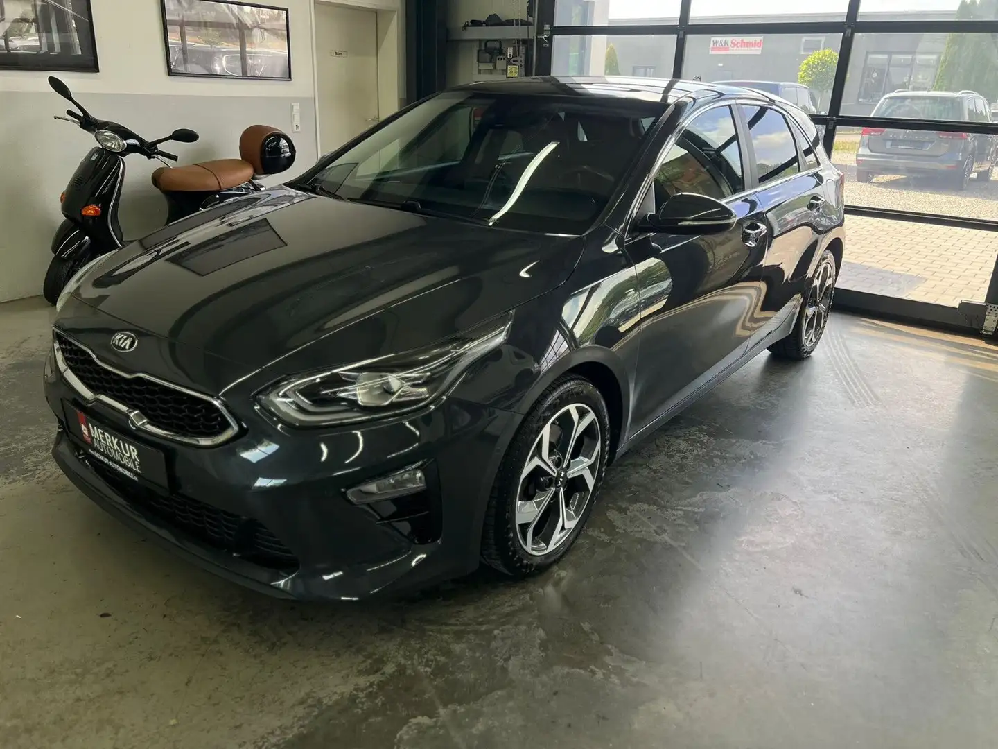 Kia Ceed / cee'd Ceed 1.6 CRDi Autom. Platinum Edition+SCC+AHK Grau - 1