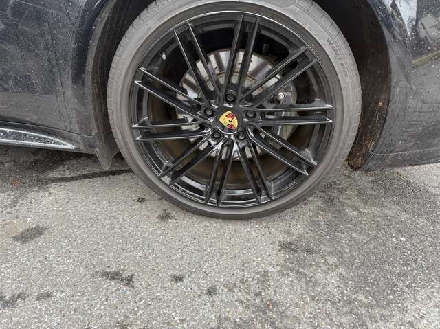 Imagine Porsche Panamera Panamera 4 E-Hybrid Sport Turismo