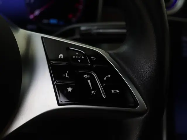 Mercedes-Benz C-Class view 13