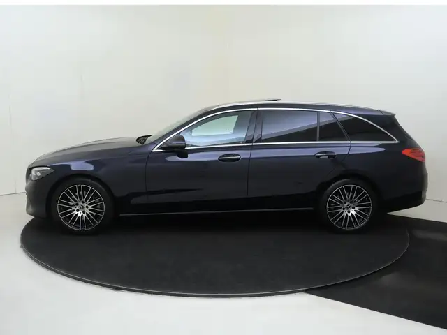 Mercedes-Benz C-Class view 8
