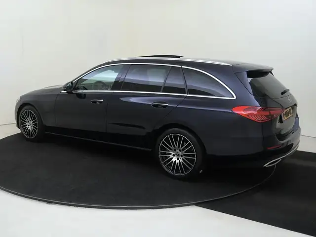 Mercedes-Benz C-Class view 3