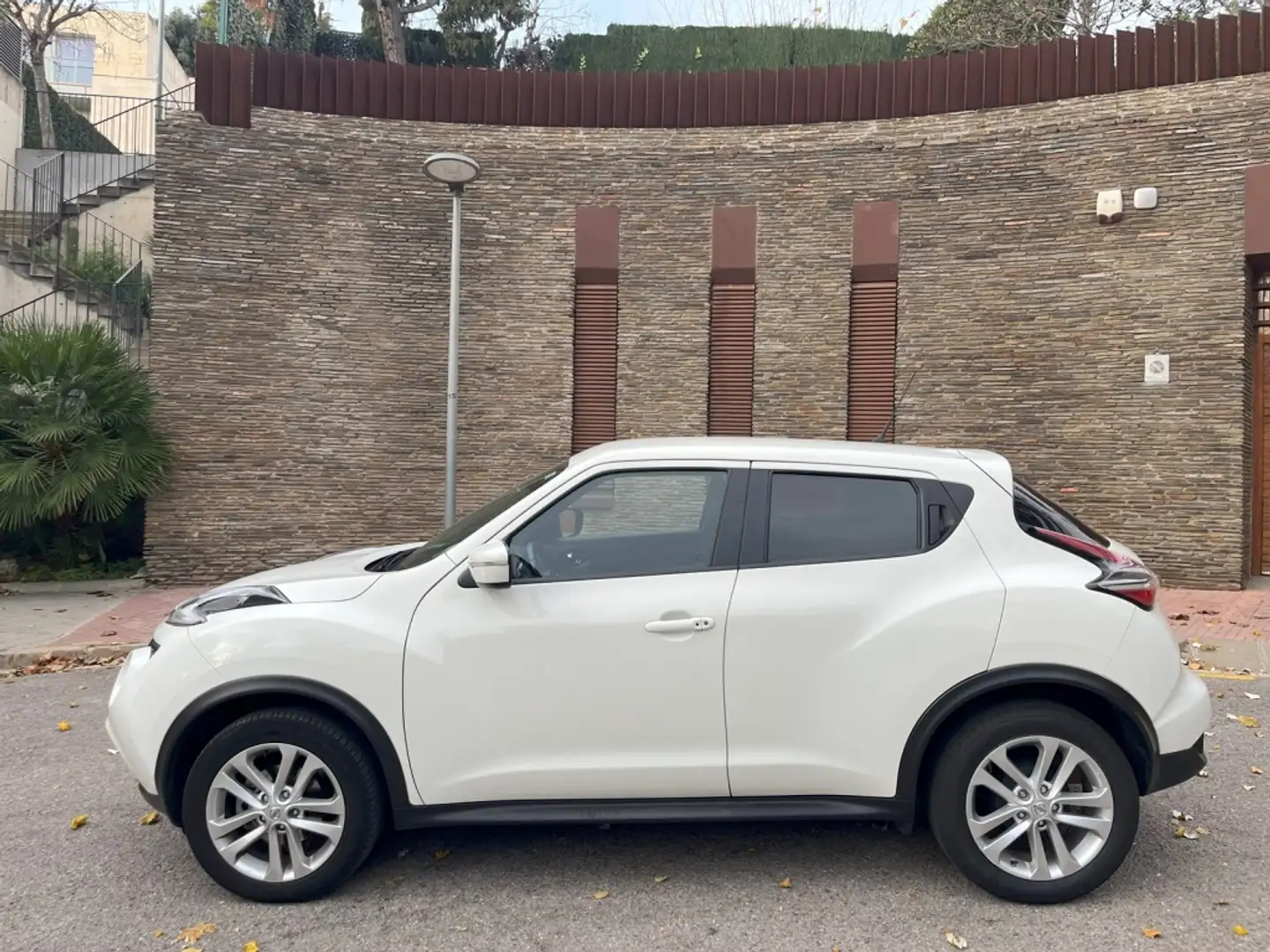 Nissan Juke 1.2 DIG-T N-Connecta 4x2 115 Blanco - 1