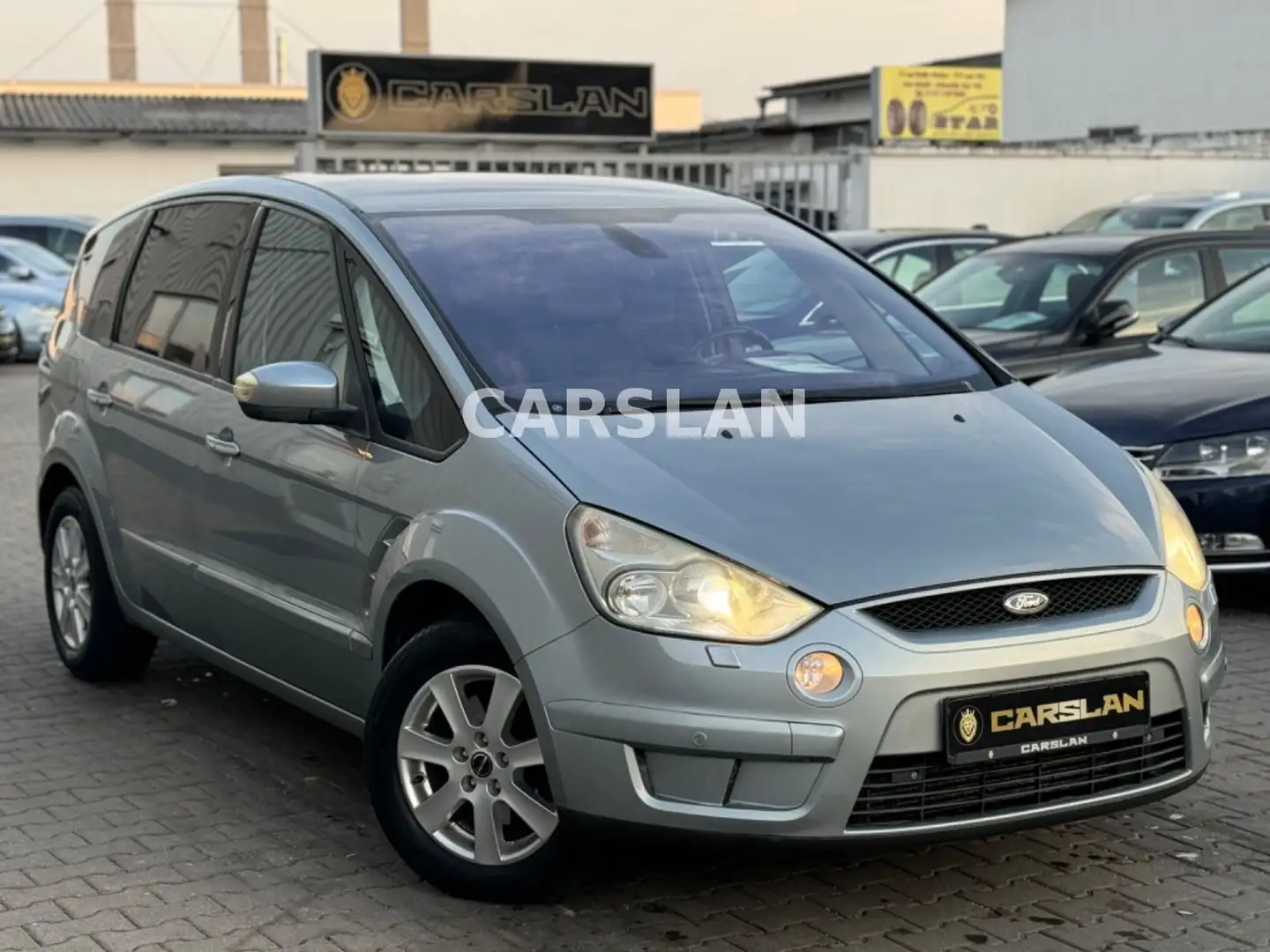 Ford S-Max S-MAX TITANIUM 1.HAND+7-SITZER+NAVI+PANO+BI-XENO Silber - 1