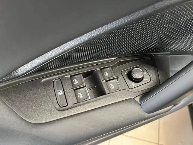 Volkswagen Tiguan view 15