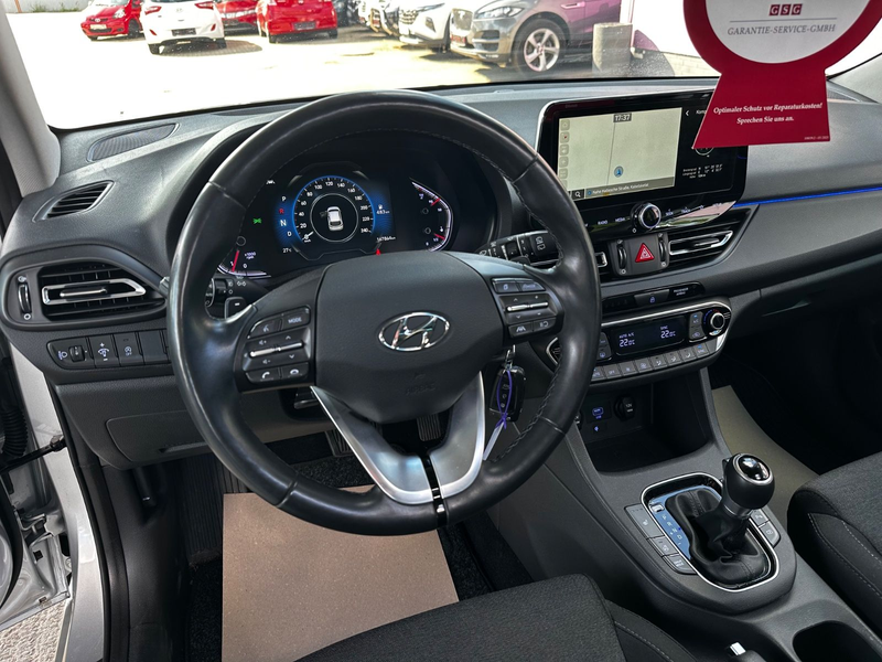 Hyundai i30 cw Intro Edition "KAMERA"PANORAMA"HU/AU neu" — photo 20