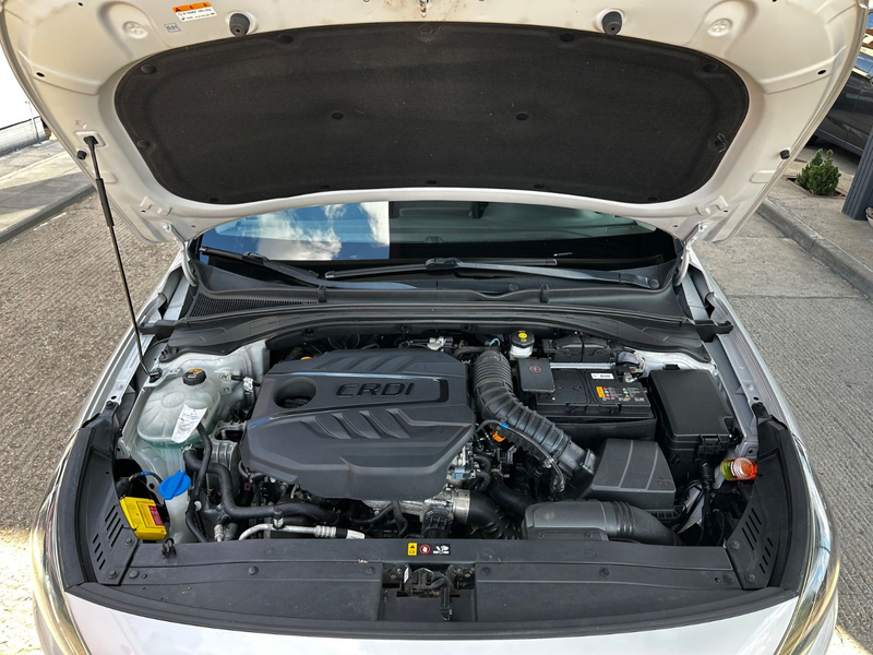 Hyundai i30 cw Intro Edition "KAMERA"PANORAMA"HU/AU neu" — photo 3