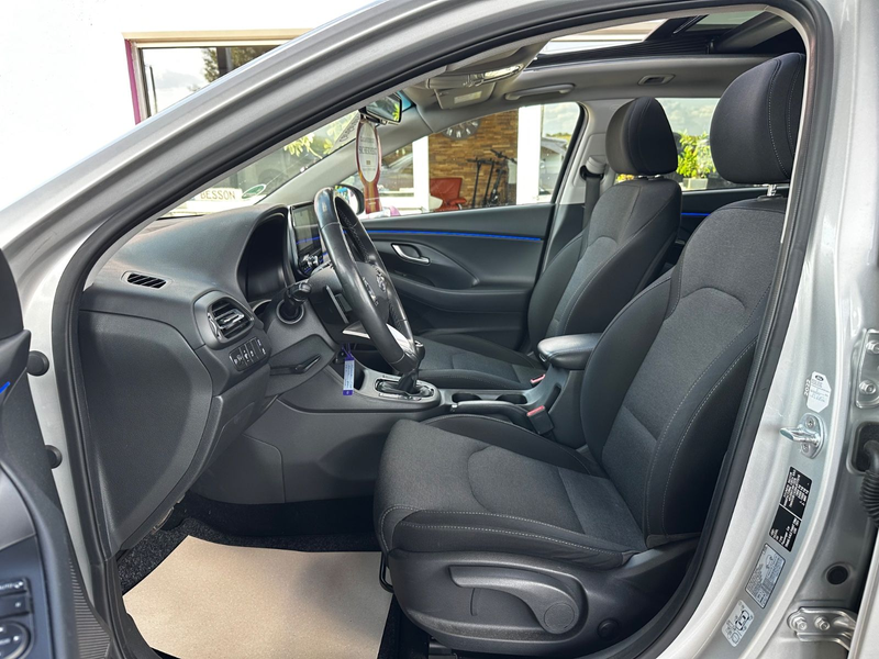 Hyundai i30 cw Intro Edition "KAMERA"PANORAMA"HU/AU neu" — photo 16