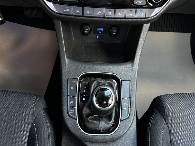 Hyundai i30 cw Intro Edition "KAMERA"PANORAMA"HU/AU neu" — photo 41