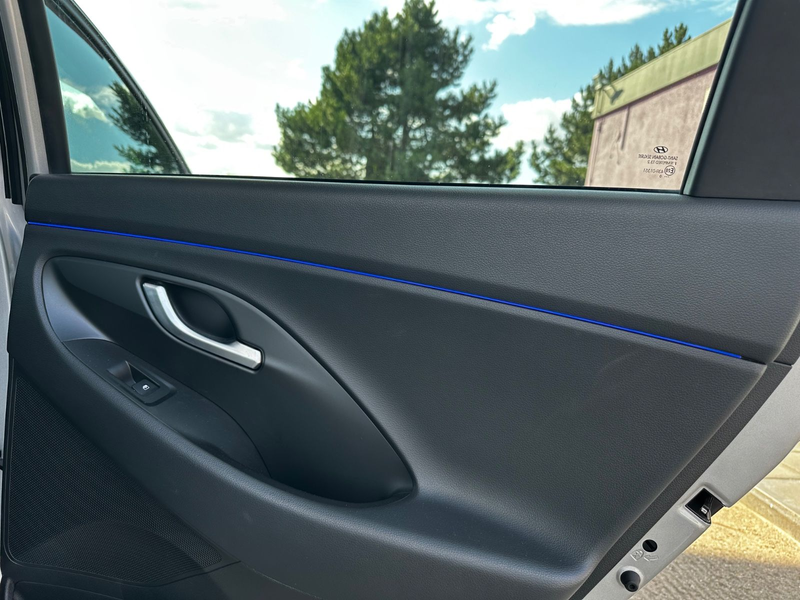 Hyundai i30 cw Intro Edition "KAMERA"PANORAMA"HU/AU neu" — photo 29