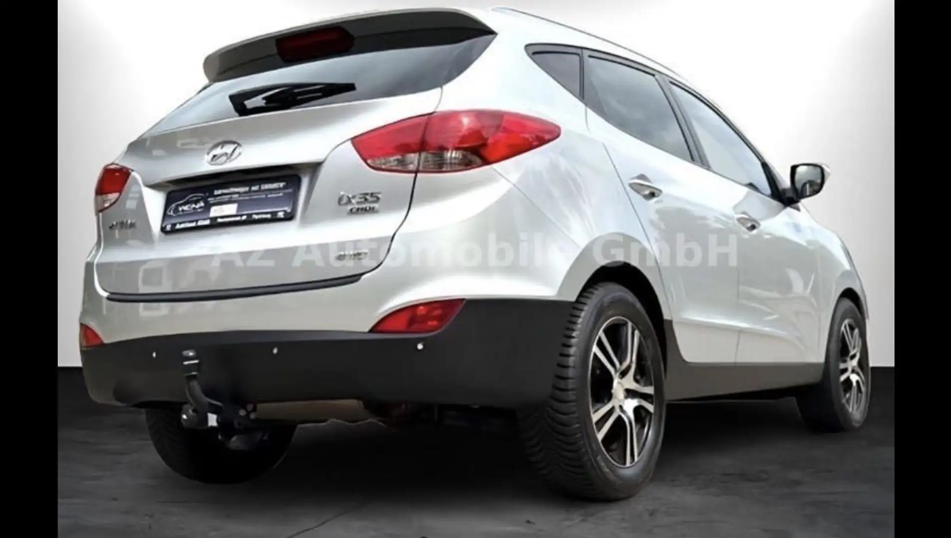 Hyundai iX35 2.0 CRDi 4WD Automatik Style Silber - 2