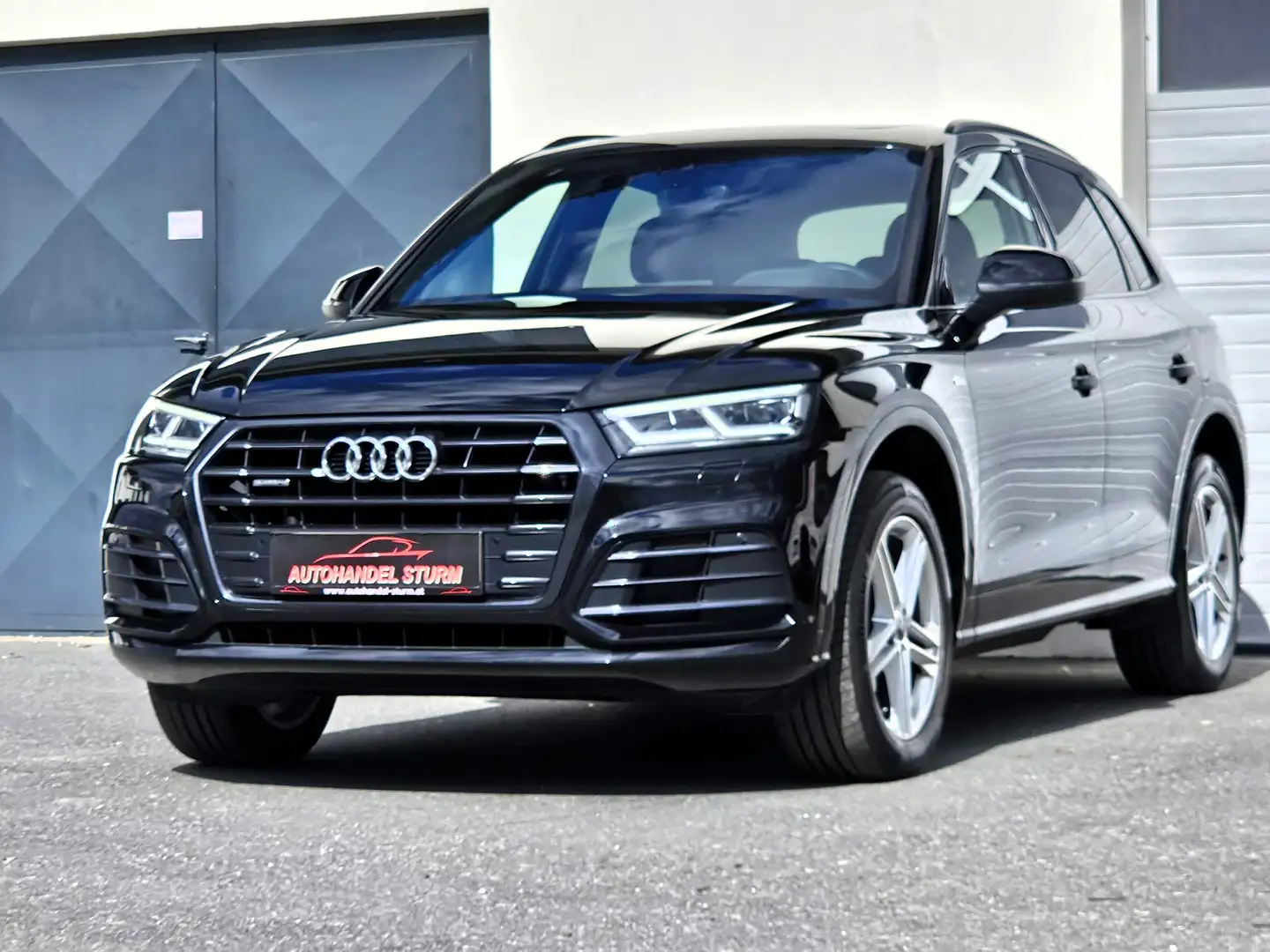 Audi Q5 40TDI quattro sport Sline S-tr *Black*LED*AHK*Pano Schwarz - 1