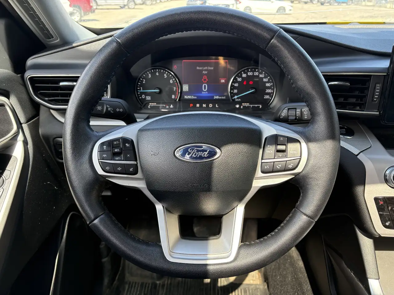 Ford Explorer снимка Ford Explorer