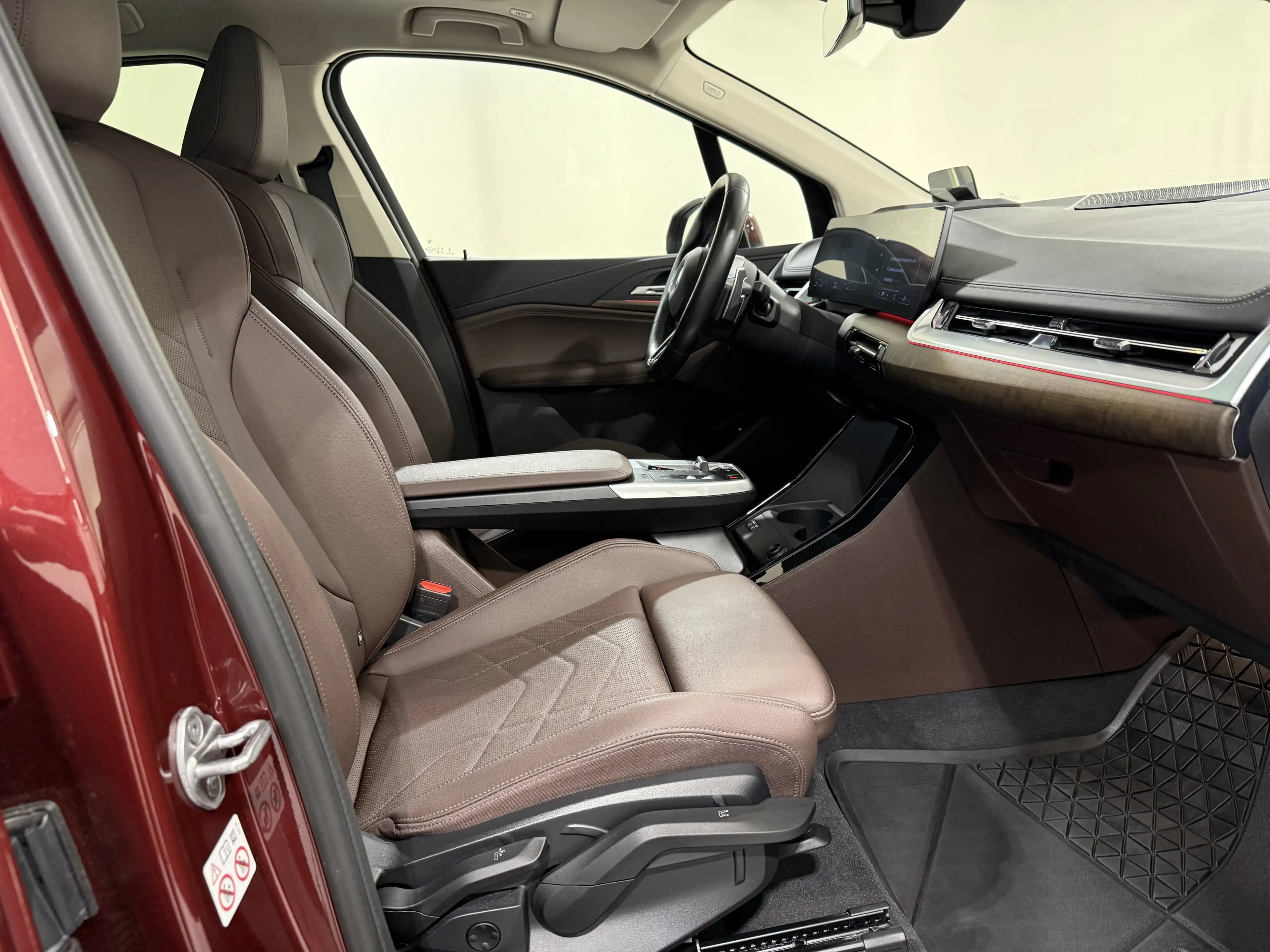 BMW 223 i Active Tourer Luxury Line ACC 360° Pano HUD — photo 10