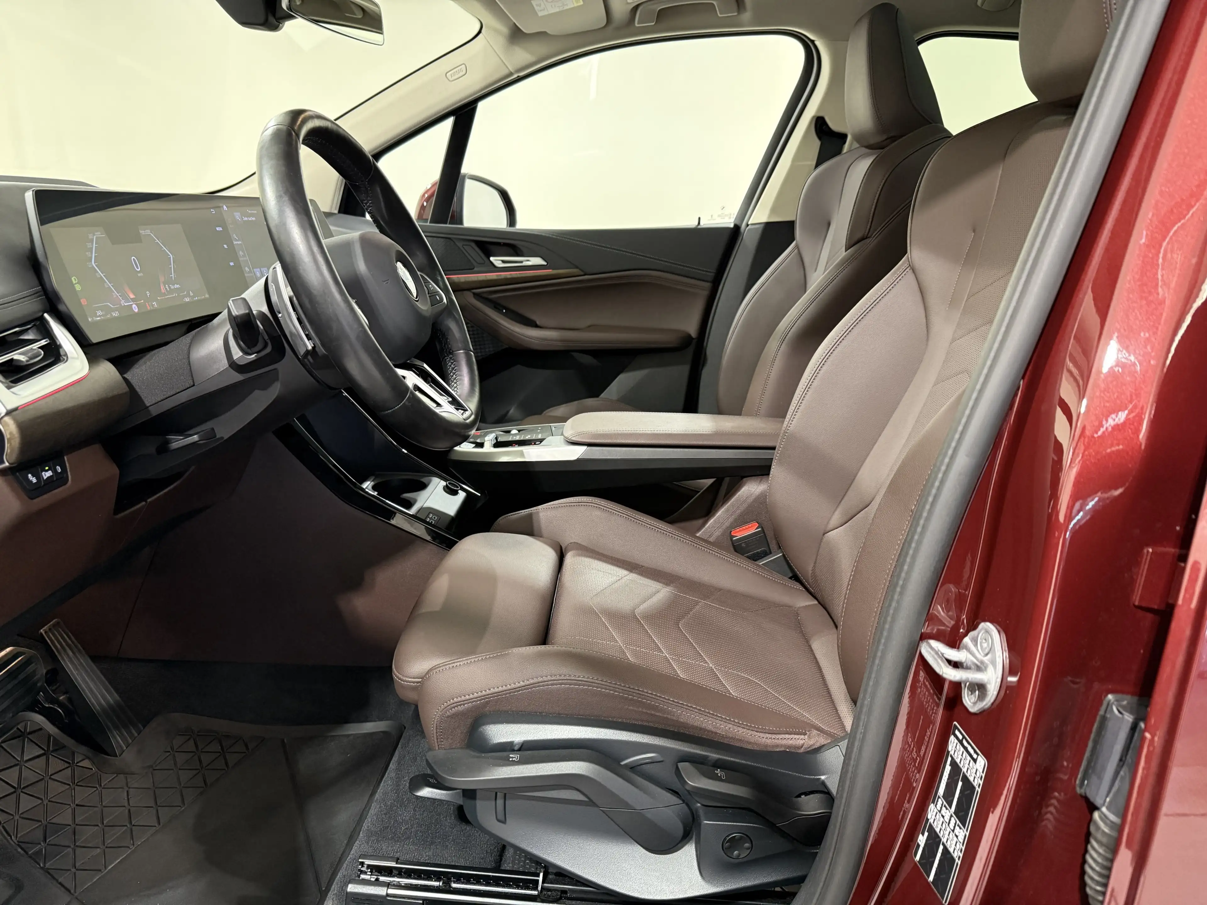 BMW 223 i Active Tourer Luxury Line ACC 360° Pano HUD — photo 9