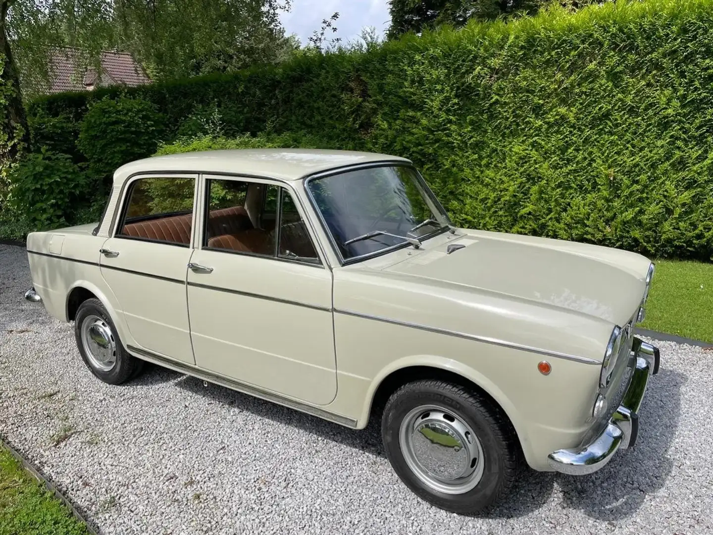 Oldtimer Fiat 1100 R Beige - 1