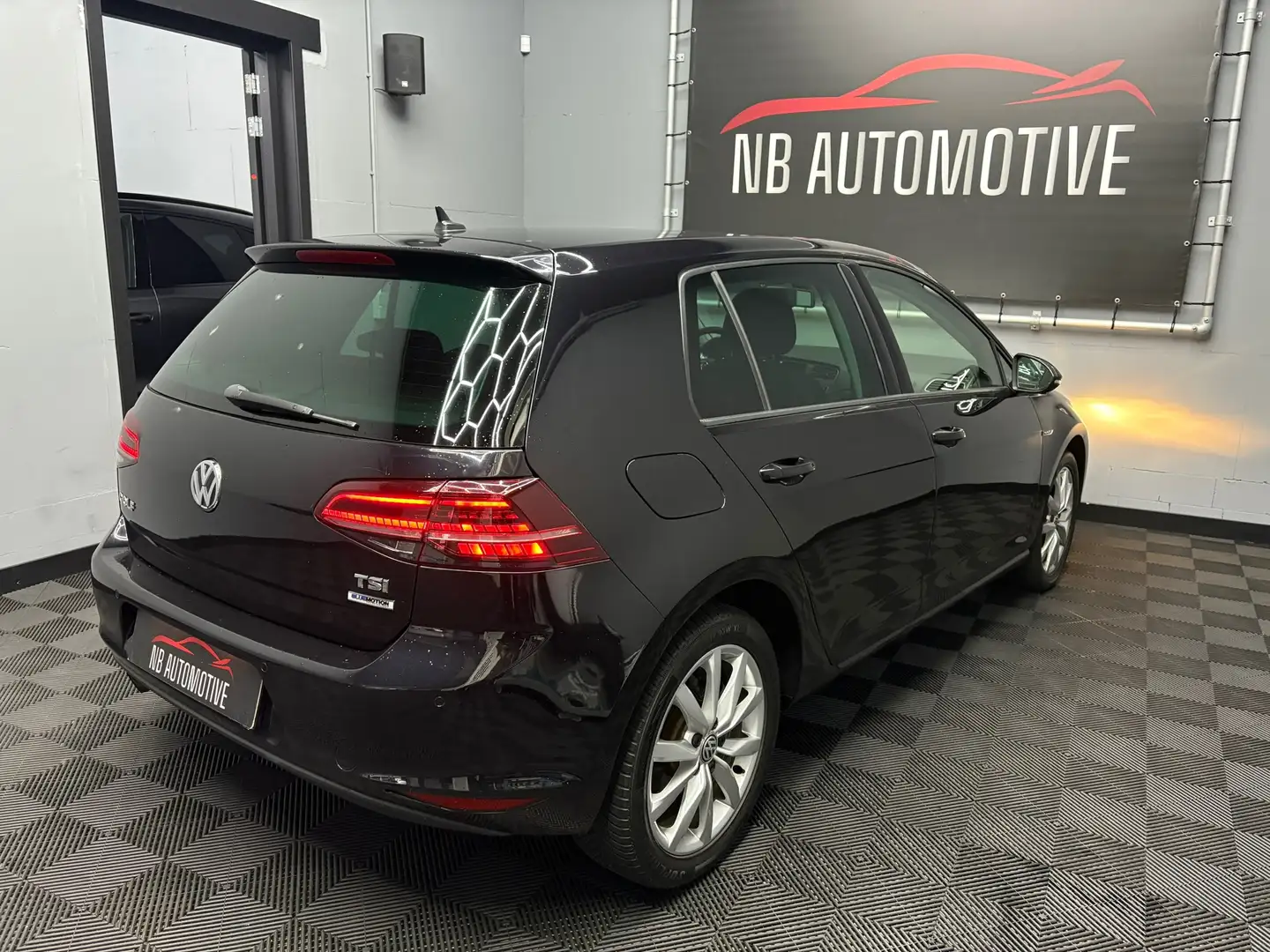 Volkswagen Golf 1.2 TSI Comfortline BlueMotion Schwarz - 2
