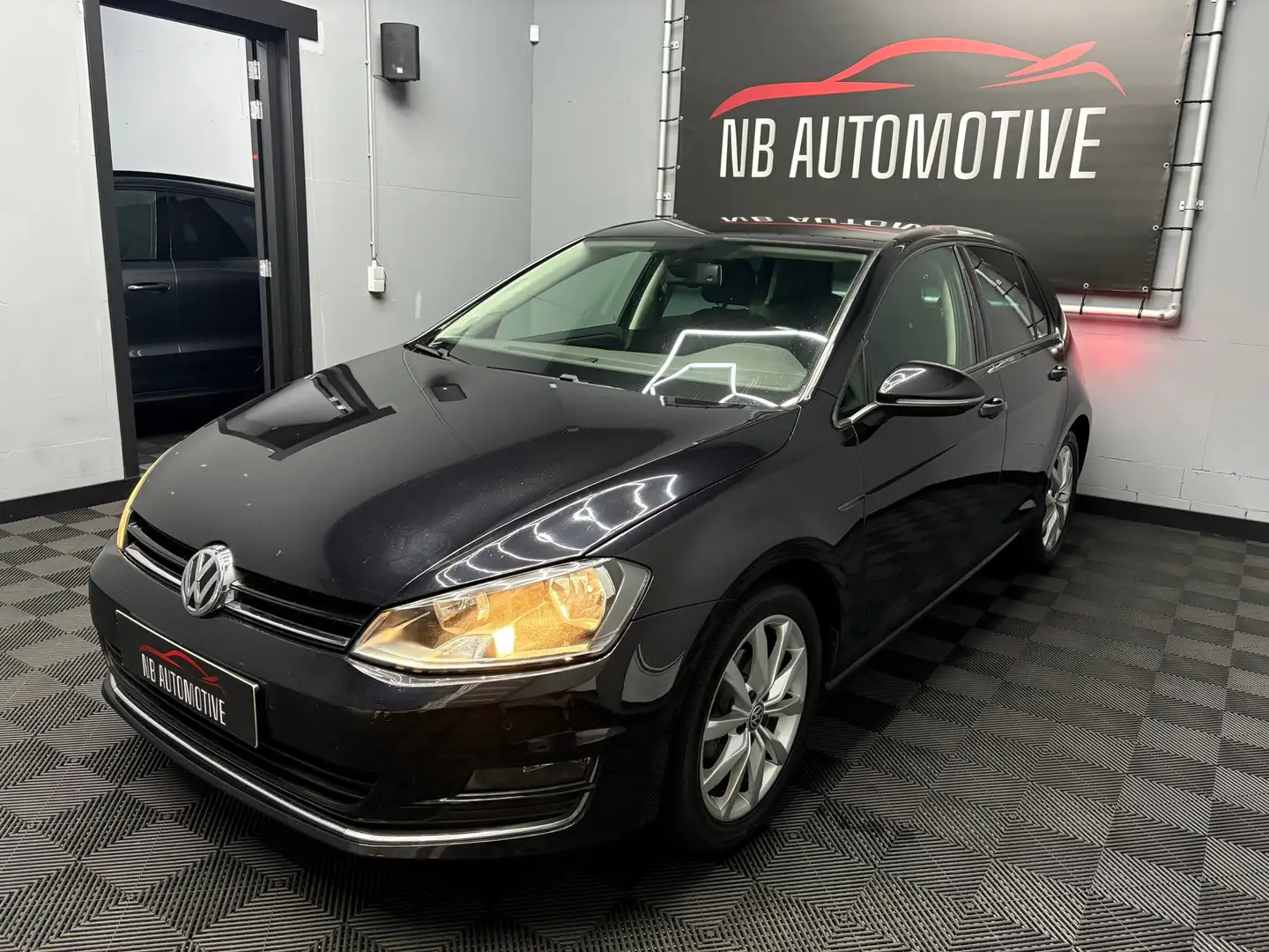 Volkswagen Golf 1.2 TSI Comfortline BlueMotion Schwarz - 1