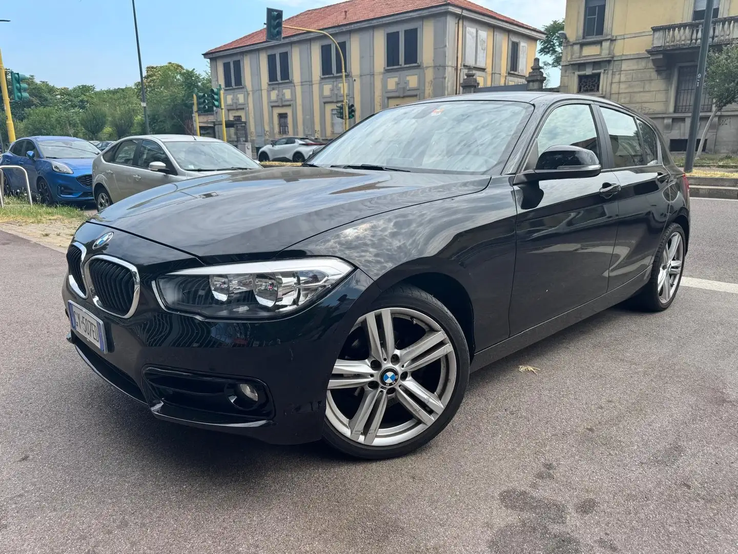 BMW 118 118i Advantage Zwart - 1