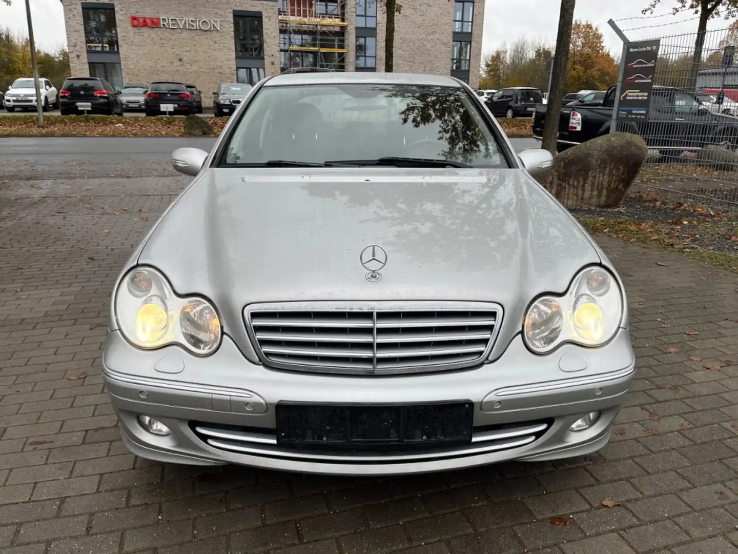 Mercedes-Benz C 200 CDI Elegance Bi-Xenon Tempo Klimaautomatik Срібний - 2