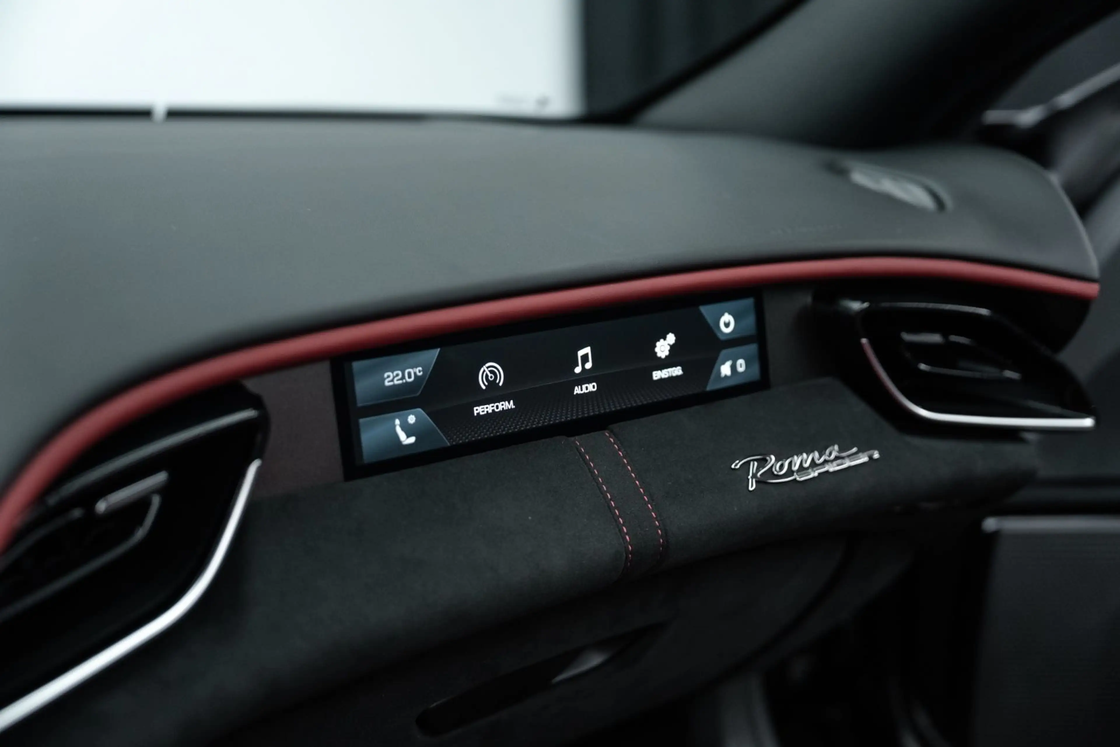 Ferrari Roma Spider CARBON/DAYTONA/PASSENGER DISPLAY — photo 7