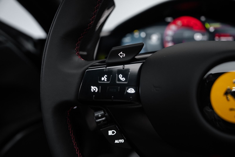 Ferrari Roma Spider CARBON/DAYTONA/PASSENGER DISPLAY — photo 9