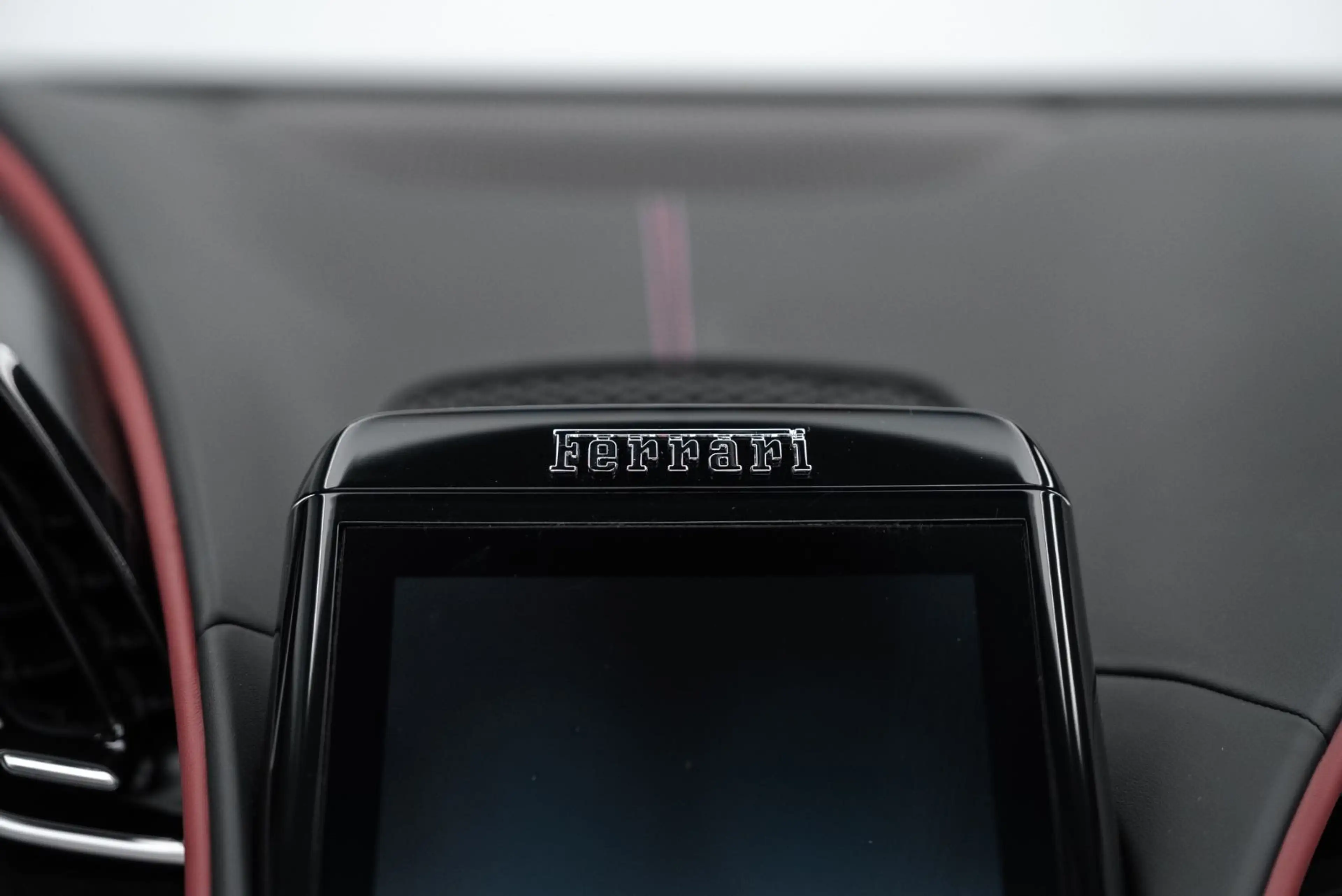 Ferrari Roma Spider CARBON/DAYTONA/PASSENGER DISPLAY — photo 13