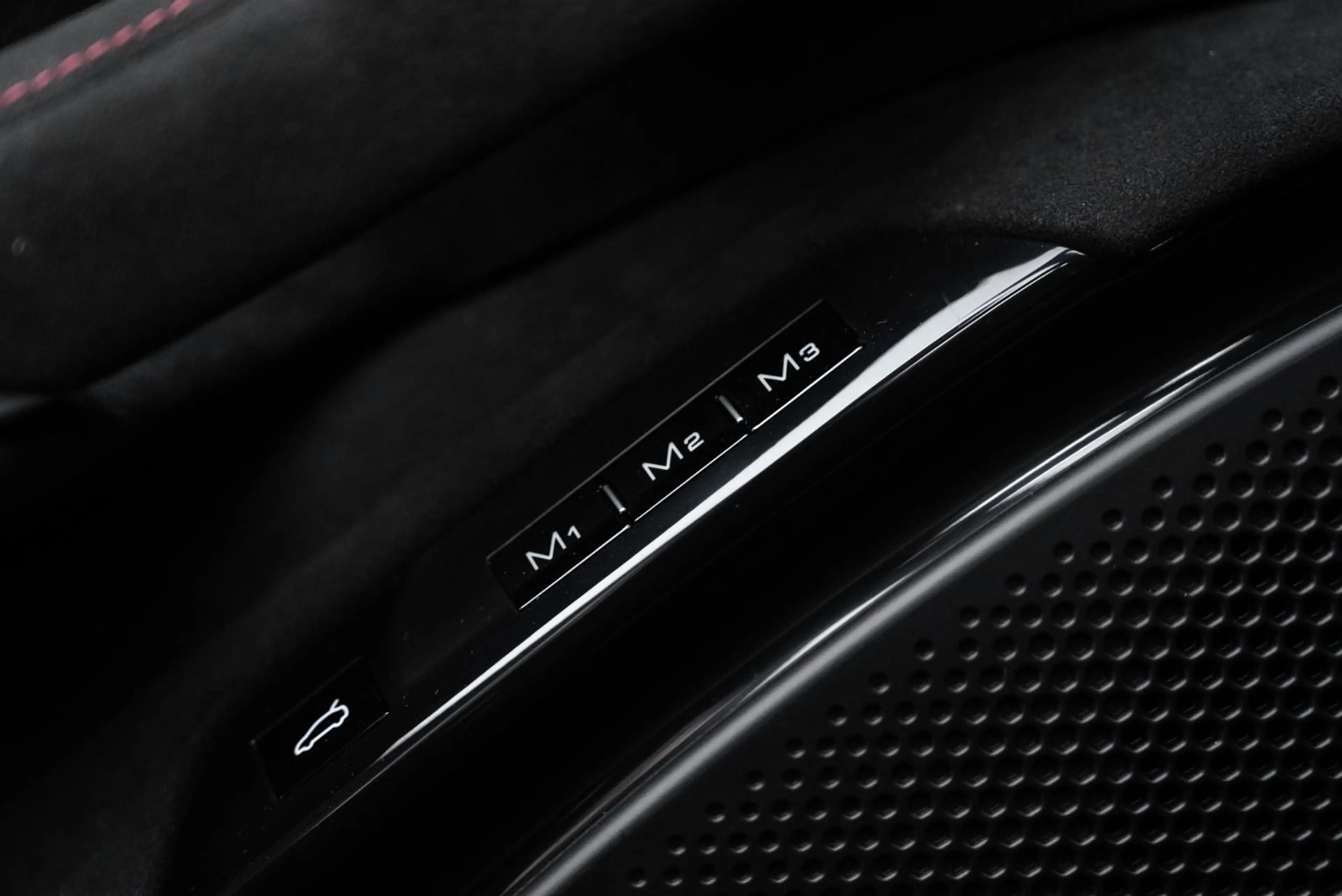 Ferrari Roma Spider CARBON/DAYTONA/PASSENGER DISPLAY — photo 15