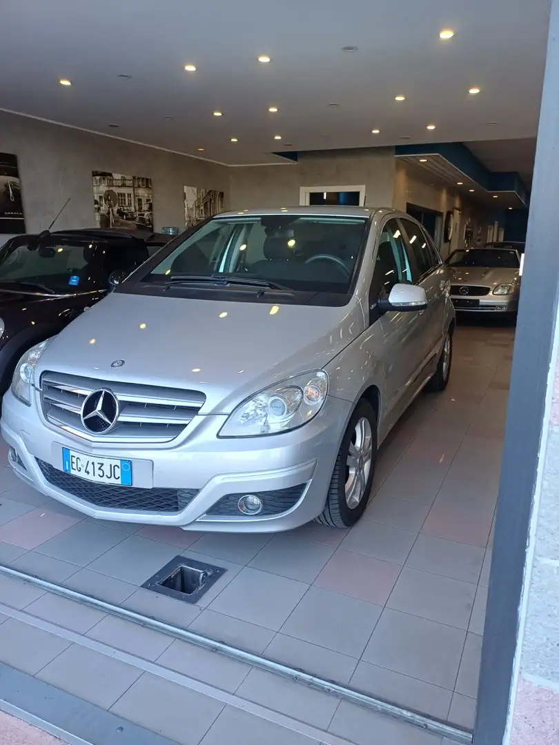 Mercedes-Benz B 180 B 180 NGT BlueEFFICIENCY Executive Silber - 2