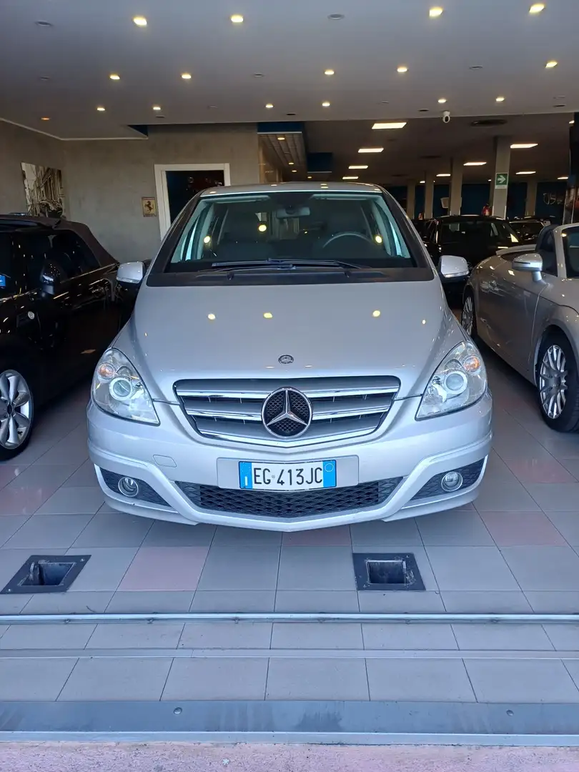 Mercedes-Benz B 180 B 180 NGT BlueEFFICIENCY Executive Silber - 1