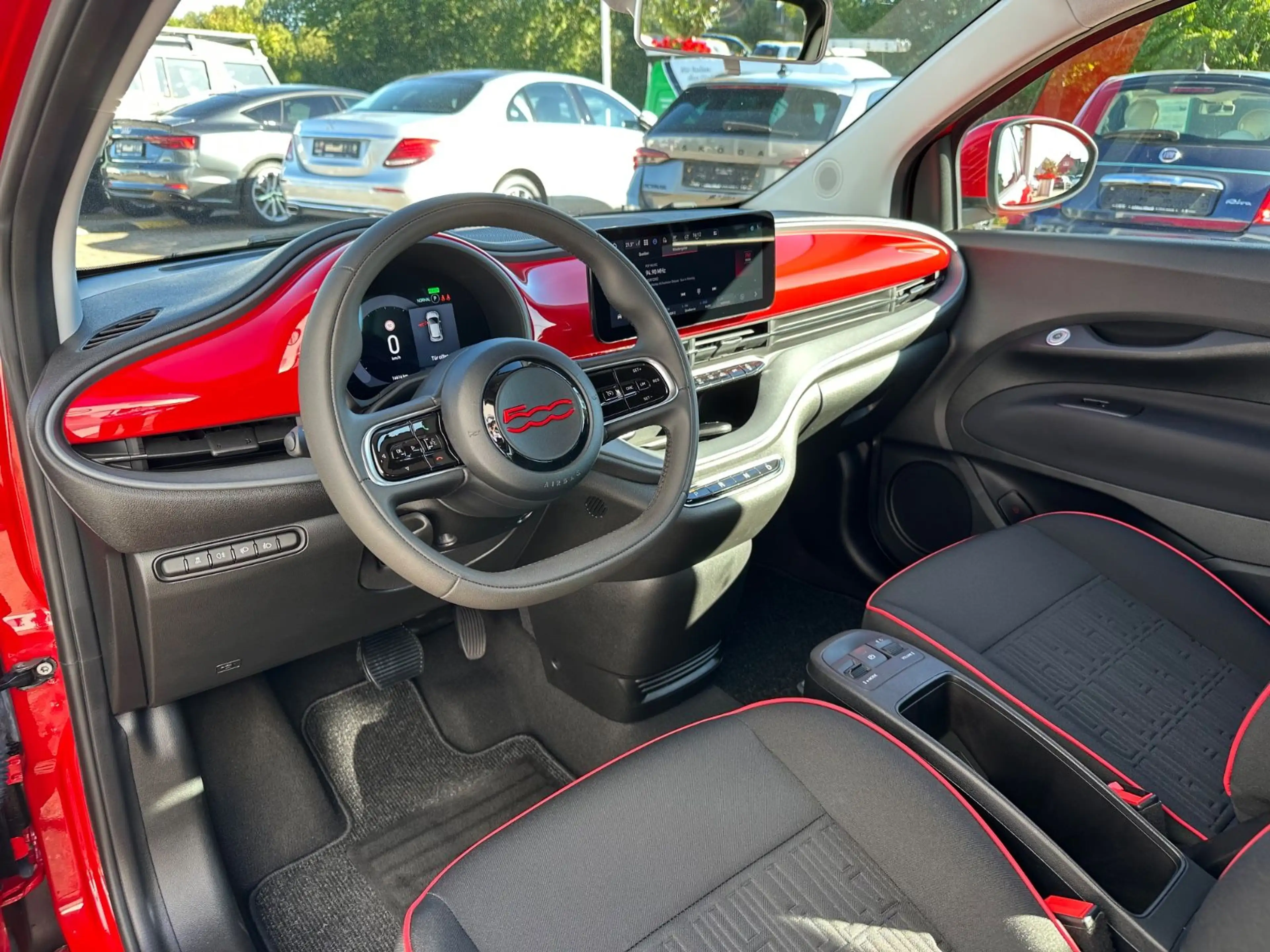 Fiat 500e 500 e Red Cabrio Navi Temp. SHZ DAB uvm. — photo 8