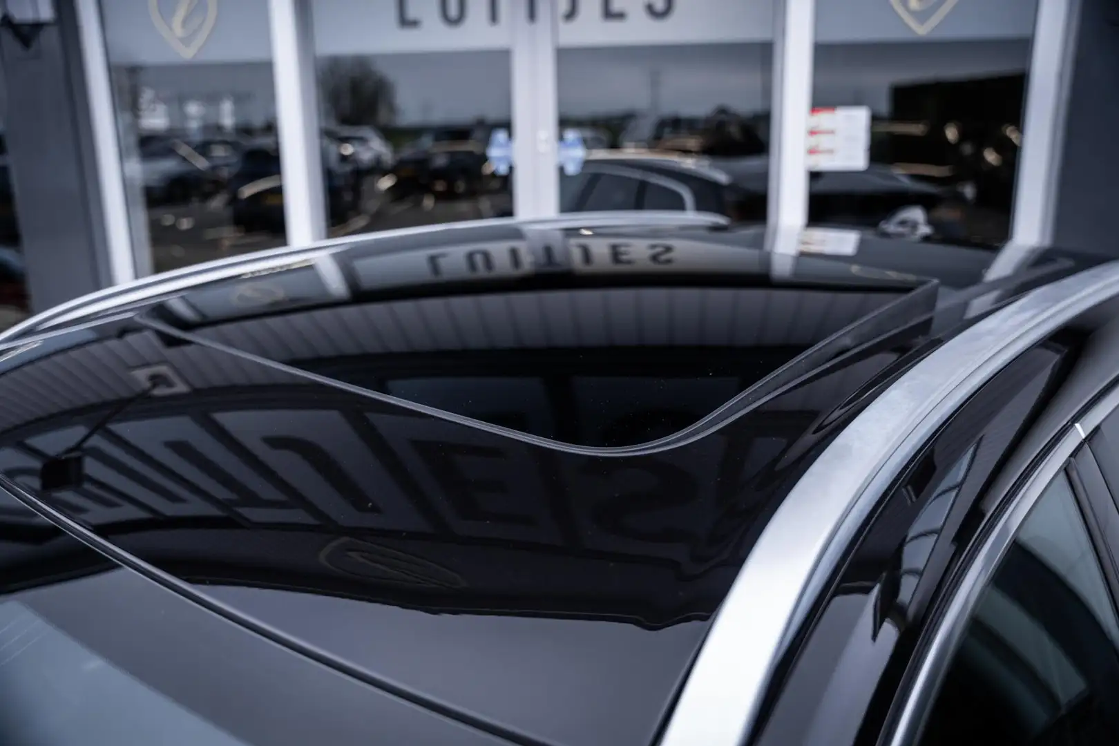 Volvo XC60 2.0 T8 Recharge AWD Inscription I Panorama I Trekh Schwarz - 2